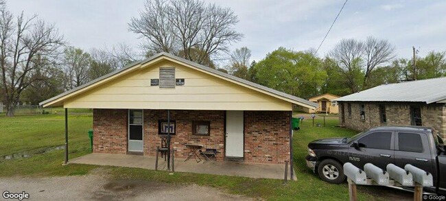 Building Photo - 1108 Railroad St Rental