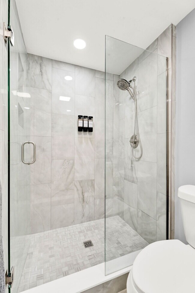 Photo - Roanoke Villas Apartments