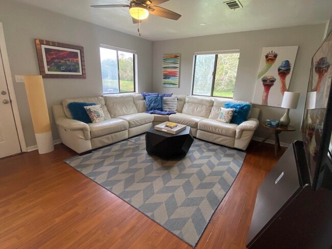 Photo - 1327 Airport Dr
