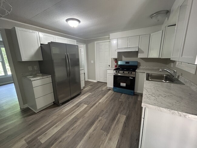 Photo - 385 N Lakeshore Dr