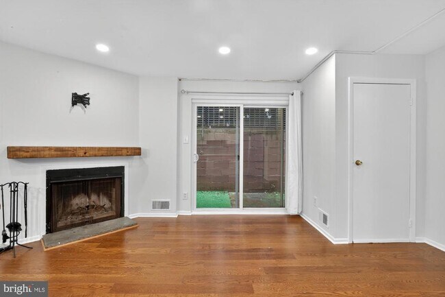 Photo - 306 W Wildey St Unit A