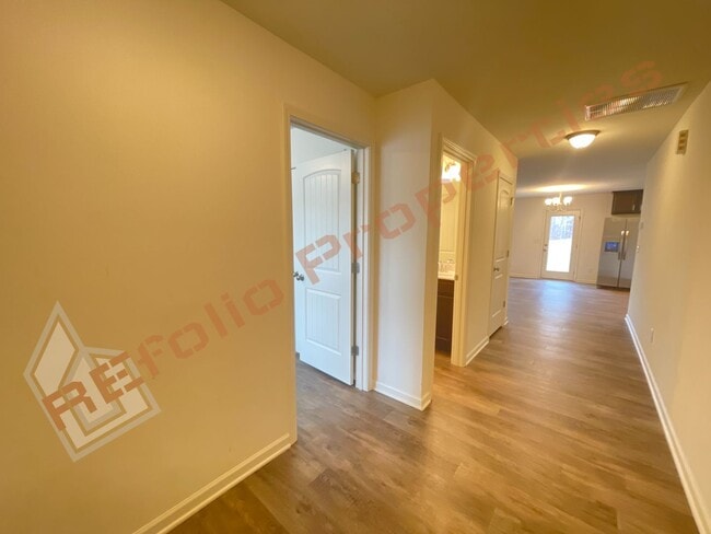 Photo - Stylish 4-Bedroom 3 Bathroom Single Home w...