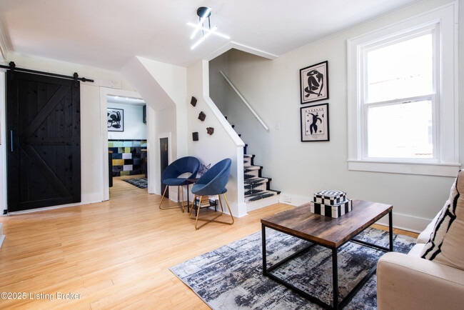 Photo - 1671 Trigg St