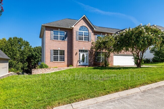 Photo - 1217 Dreamview Ln