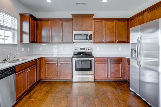 Photo - 4 Bedroom Rental in Mackintosh On The Lake Neighborhood!