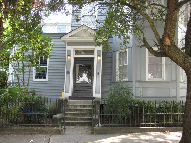 Building Photo - 154 Smith St Unit 4