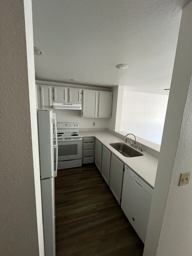 Photo - WINCHESTER APTS.