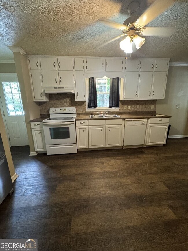 Photo - 75 Barber Rd