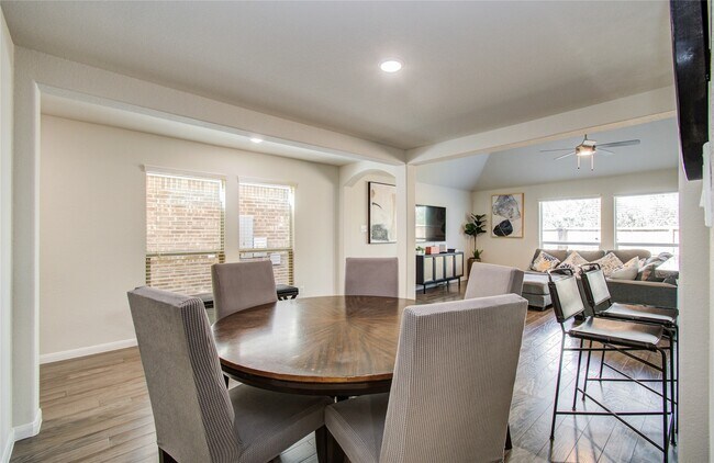 Photo - 3306 Inverness Path Lane