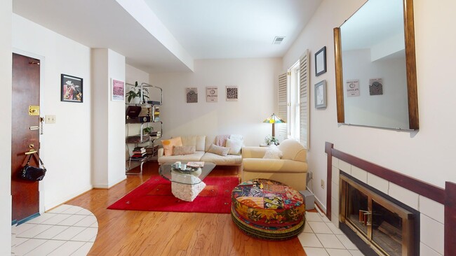 2114 N St NW