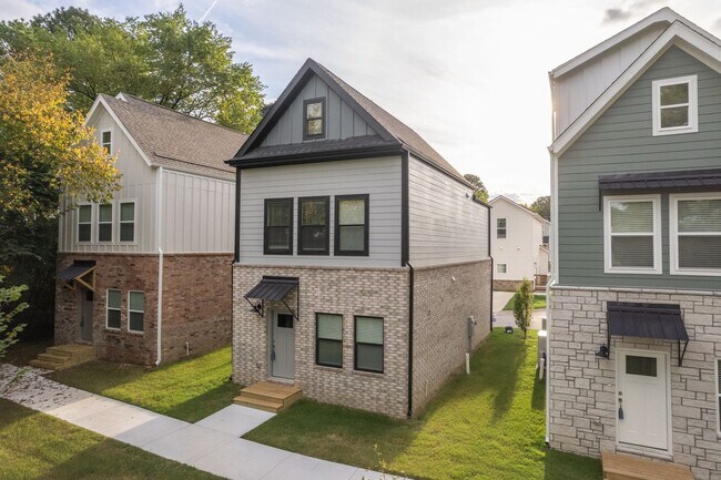 1327 Van Buren Ave