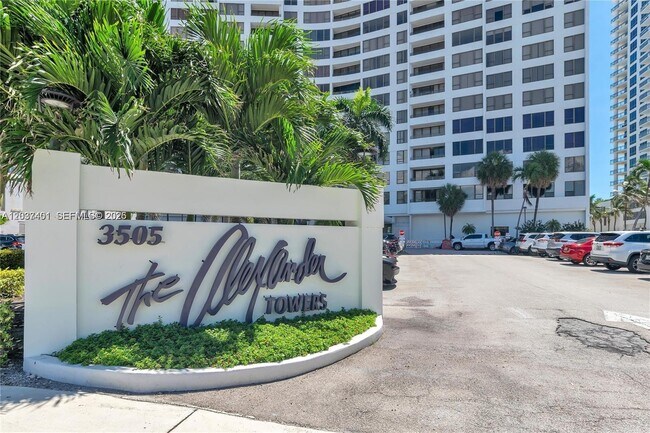 Building Photo - 3505 S Ocean Dr Unit 208