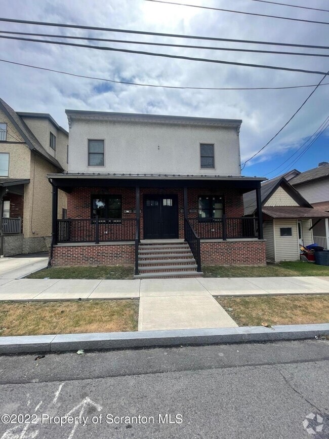 Building Photo - 436 Larch St Rental