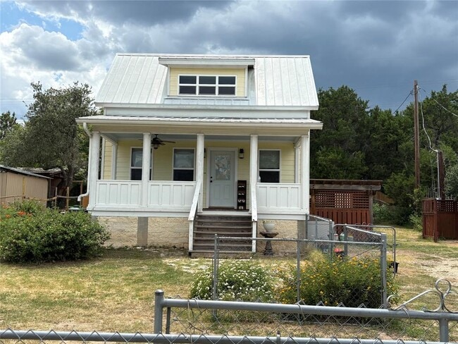 Building Photo - 1000 Presa Arriba Rd