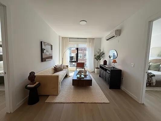 Building Photo - 158 Lott St Rental