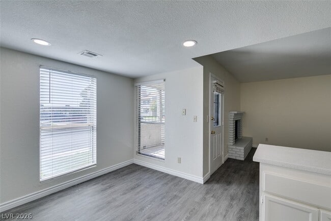 Building Photo - 3790 Shirebrook Dr