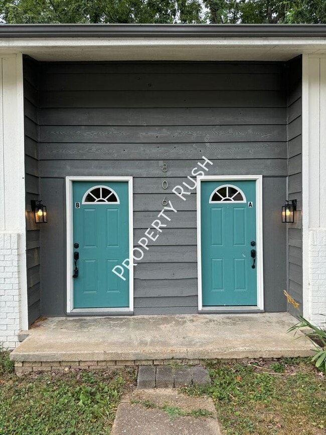 Photo - 806 Forest Dale Ln Unidad "B"