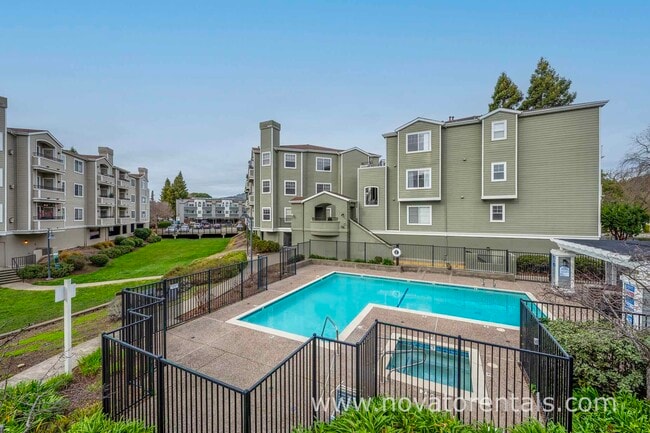 Building Photo - 852 Diablo Ave Unit 105