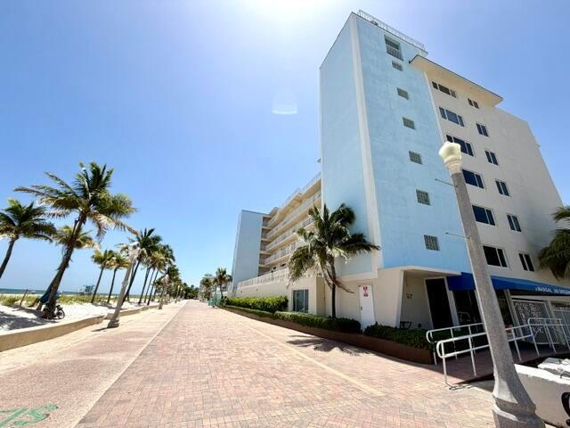 Building Photo - 300 Oregon St Unit 408