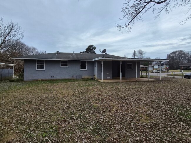 Photo - 418 Ewing St NW