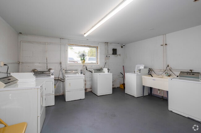 Laundry Room - Longshore Apartments