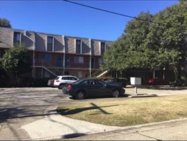 Building Photo - 872 Arlington Ave Unit Cabildo 1 Bed 1 Bath