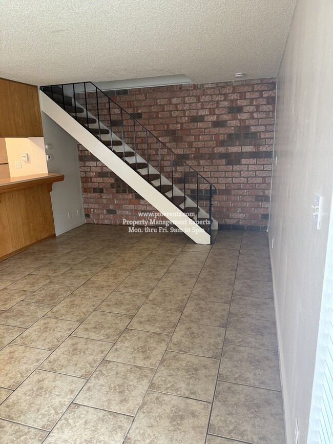 Photo - 1331 Pinetree Dr Unit 3