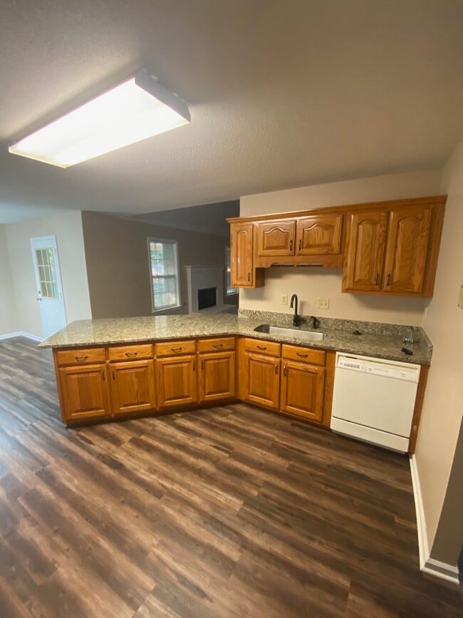 Photo - 169 Thomas Terrace