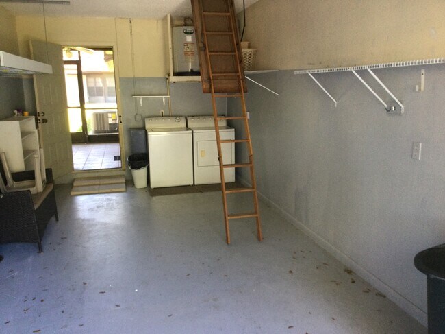 Photo - 1677 Fry Ct Unidad 1