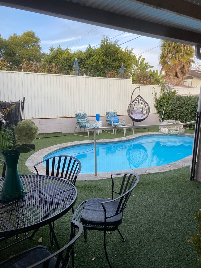 Pool & breakfast nook - 446 S Almont Dr