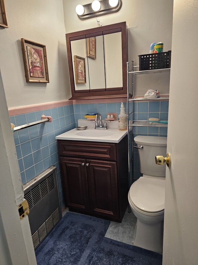 Photo - 855 E 55th St Unit Shared Apartment For Rent