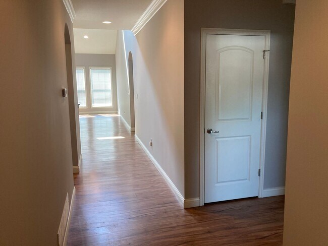 Photo - Bright 3BR Townhome with Bonus Room - Available NOW!