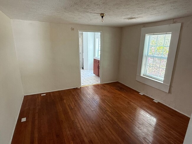 Photo - 2706 Norris Rd