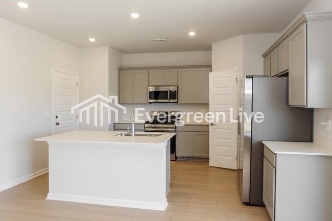 Photo - 16907 Whispering Pnes Dr