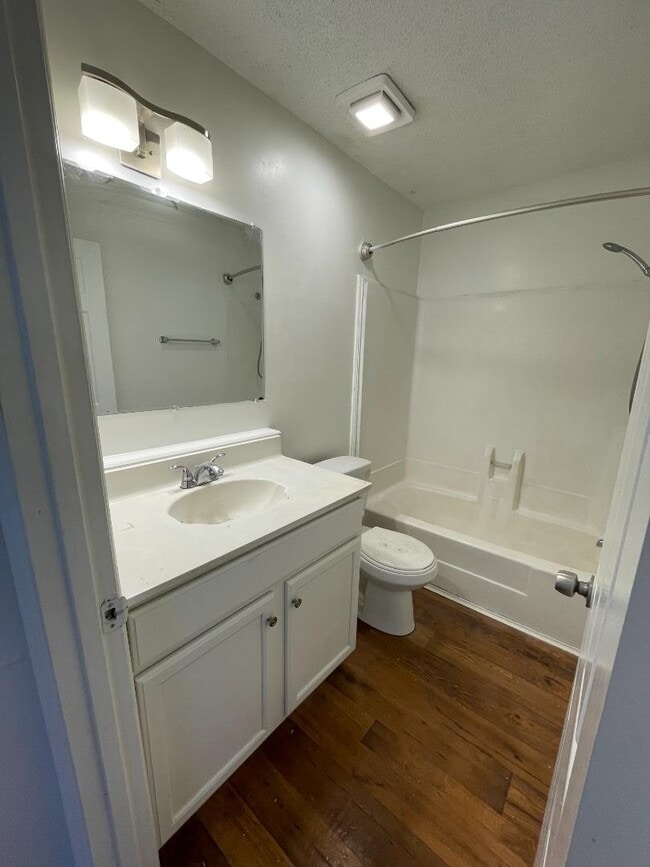 Photo - 819 Ramsey St