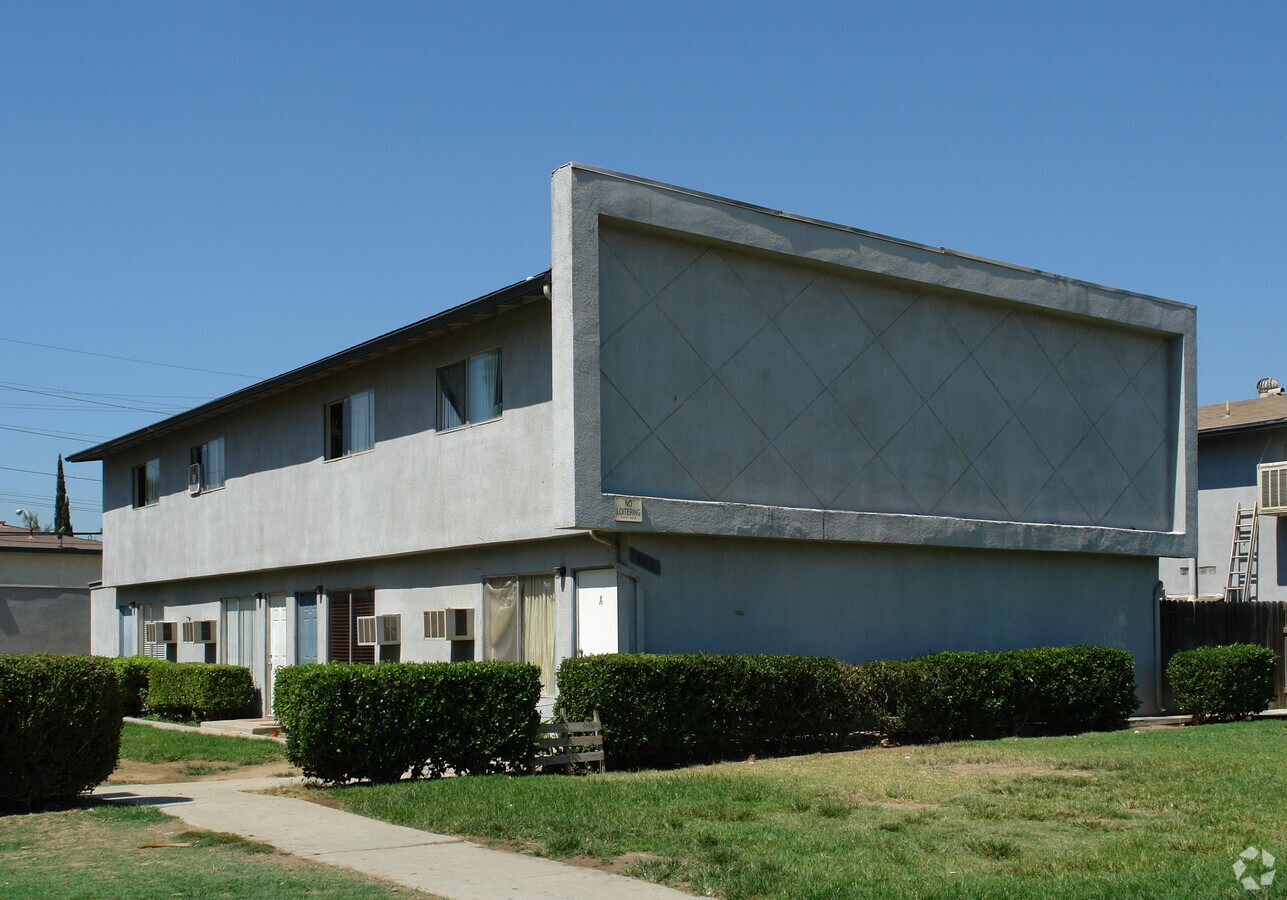 Photo - 496 Penrose Dr