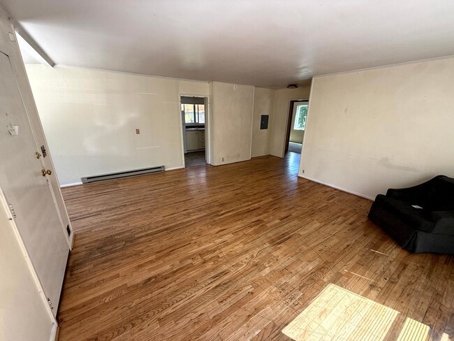 Photo - 3 Bedroom Duplex Close to U of O Campus