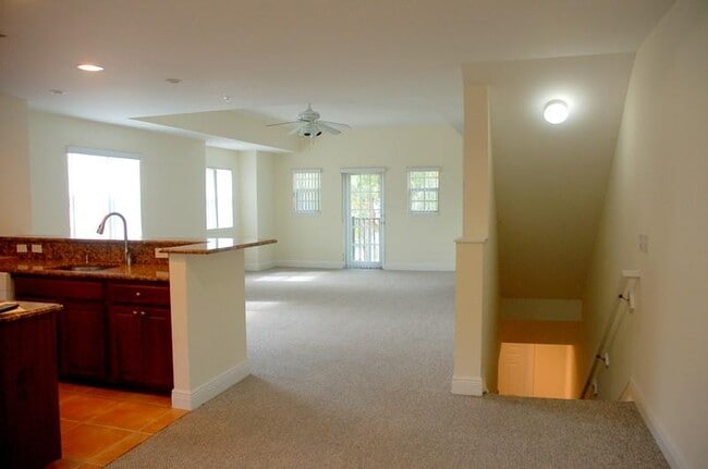 Photo - 621 SW 1st Dr