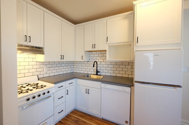 Photo - 451 Fairview Ave N