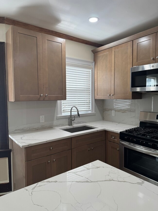 Photo - 102 Riggs Pl Unit 1stfloor