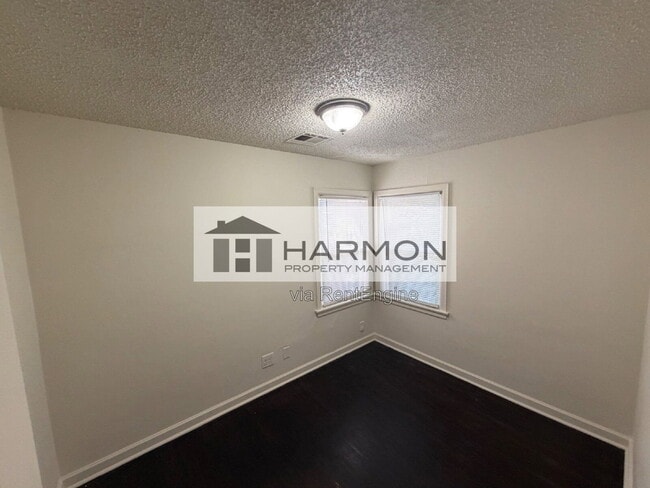 Photo - 1823 N Garland St