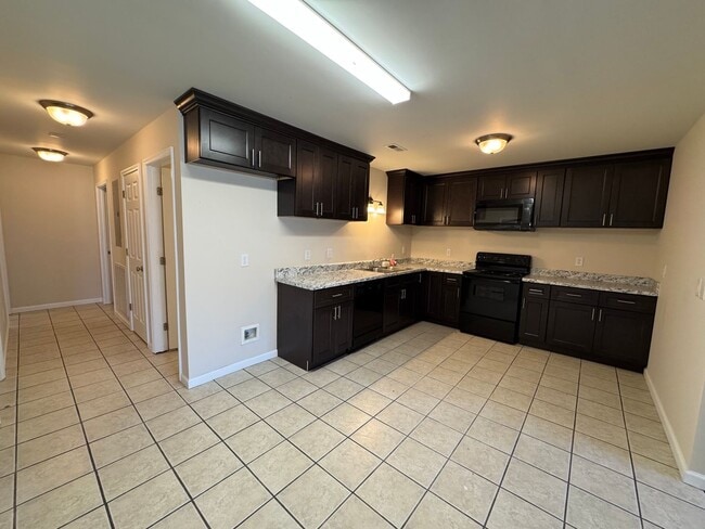 Photo - 110-112 Lyons Unidad 112 Lyons