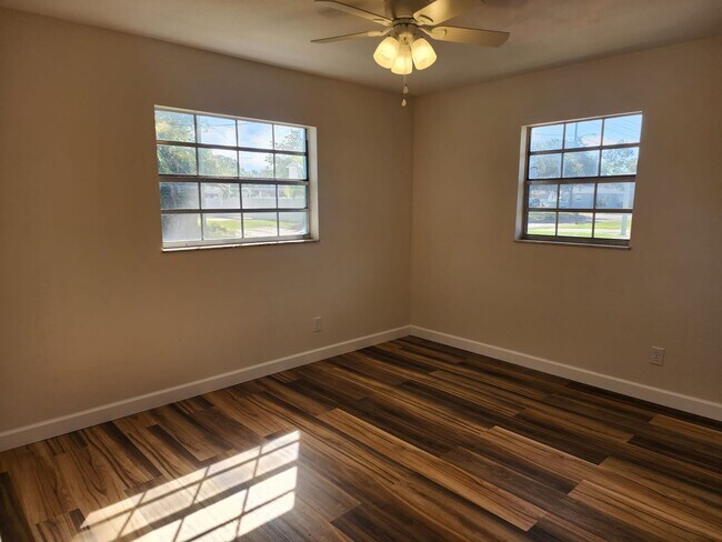 Photo - Updated Duplex Apartment in Central Gulfport! Unit P585 - 1609 56th Street S, E