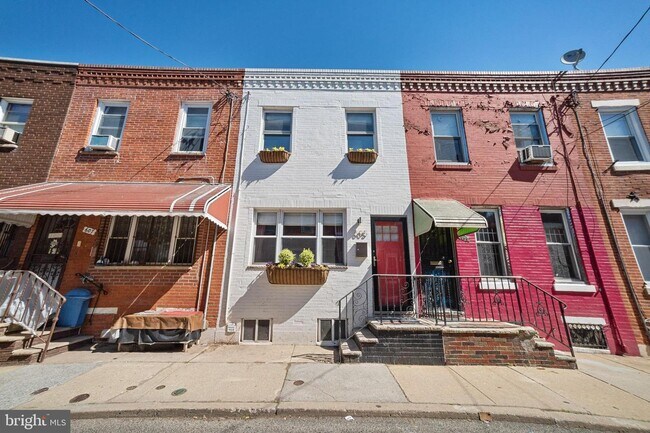 Front of home - 605 Gerritt St House