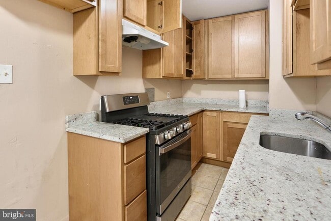 Photo - 204 W 35th St