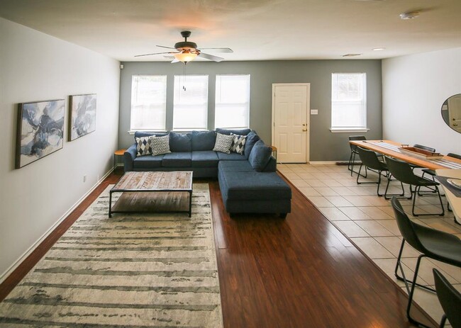 Building Photo - 6 Scenic Brook Ct Rental