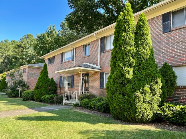 Vestavia Plaza Apartments - Vestavia Plaza Apartments