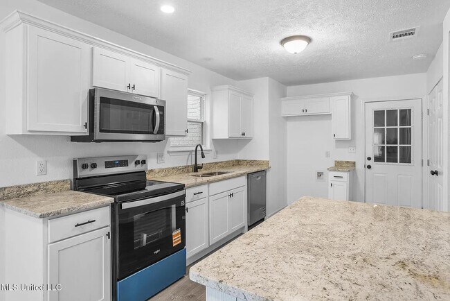 Photo - 214 W Lakewood Dr