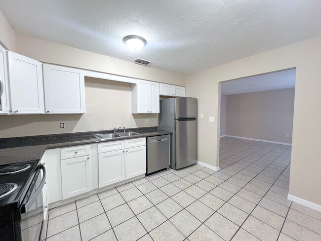 Photo - 703 SW 69th Terrace