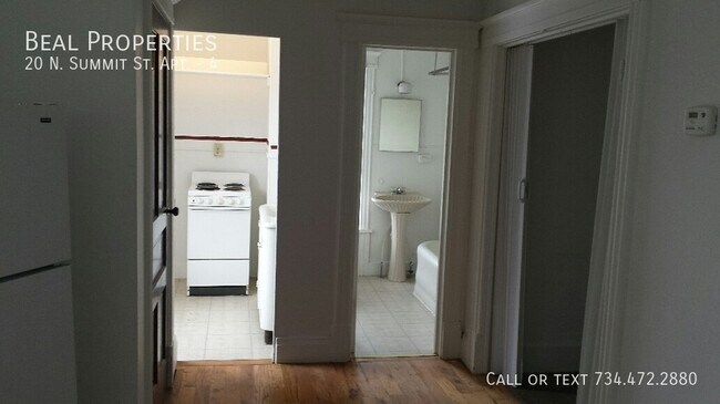 Photo - 20 N Summit St Unit 4